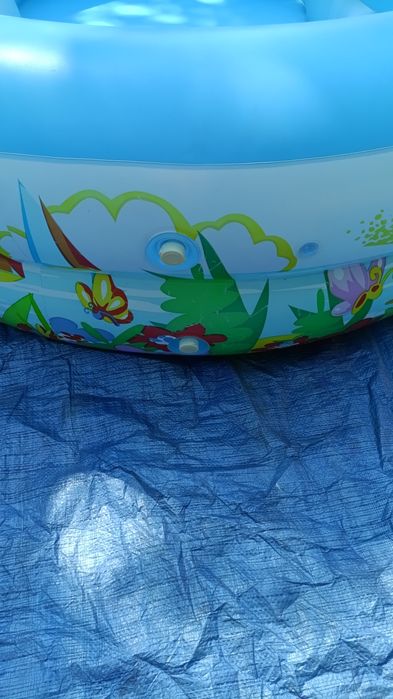 Продам детский бассейн