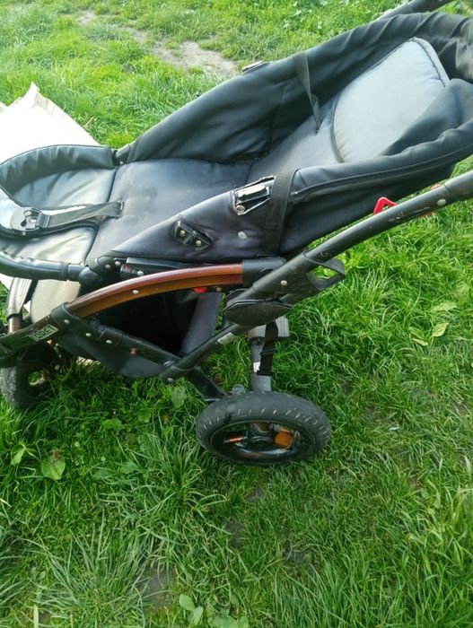 Каляска с люлькой