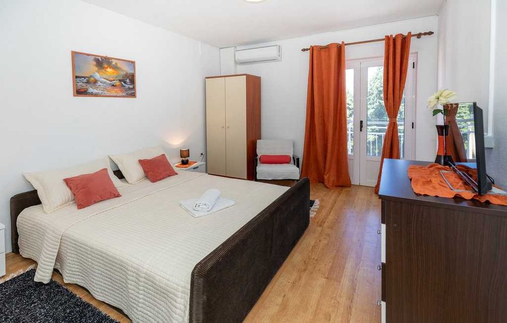 Wakacje, południe Chorwacji, dom z basenem dla 12 osób