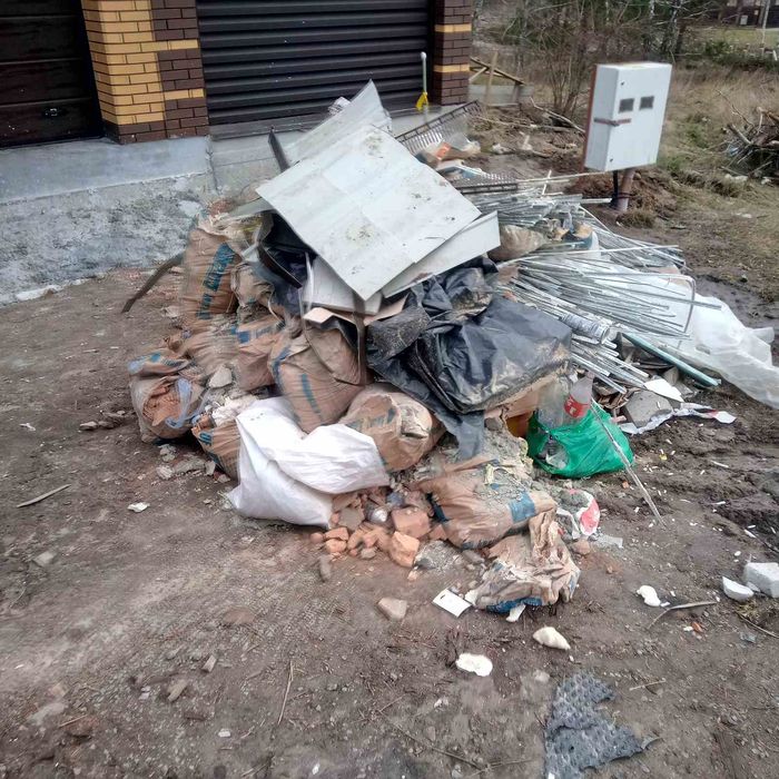 Вивіз сміття. Вивіз хламу. Вивіз строй мусора.
