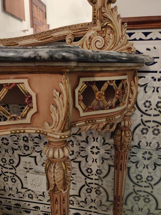 Conjunto Mesa e Espelho Antigos em Madeira e Mármore