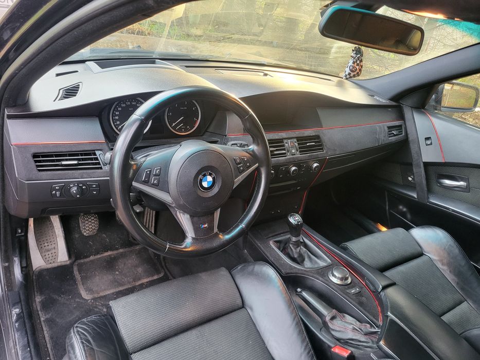 BMW E61 lift 530d 2005 manual m pakiet zadbana uszkodzona