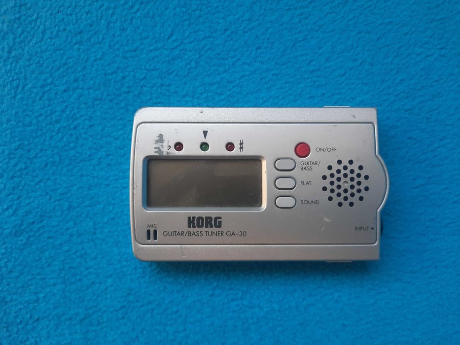 Тюнер цифровий для гітар та бас-гітар KORG GA-30 бв гарний стан