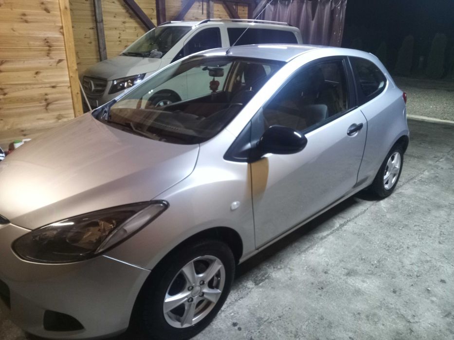 Samochód Mazda 2