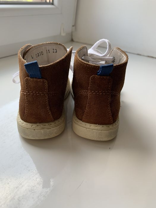 Продам дитячі ботинки