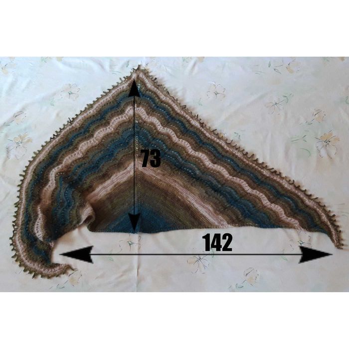 Смугаста чарівна шаль