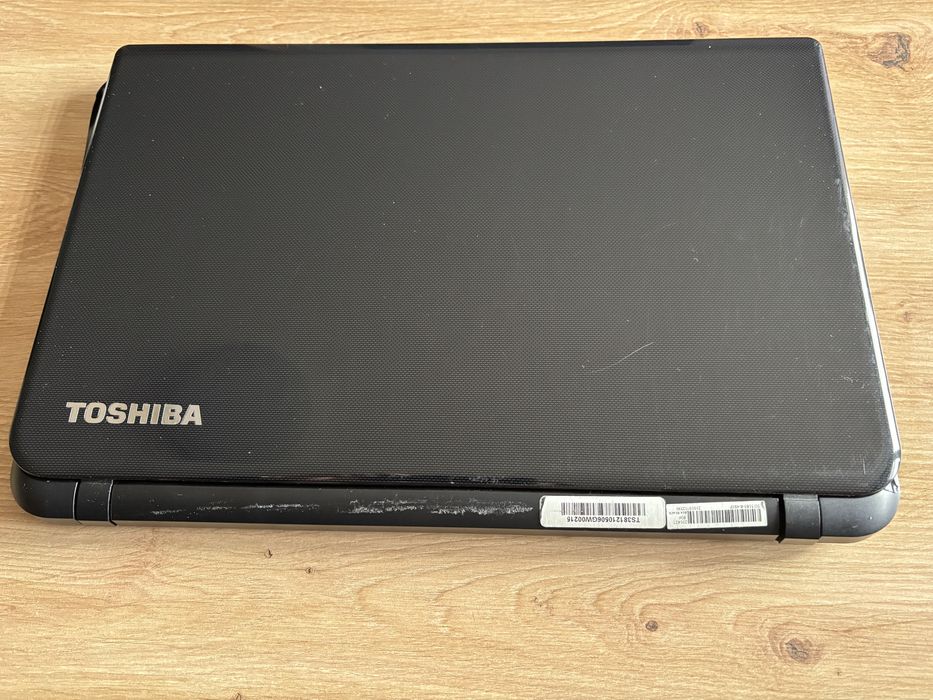 Toshiba L50-B-123 Intel i5 4200U 8GB RAM Radeon R7 M260 BRAK HDD 15,6