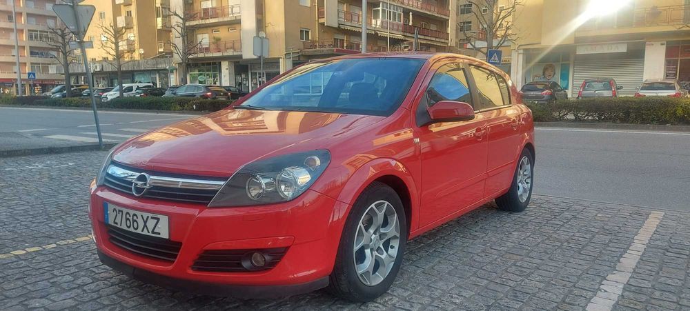 Opel Astra 1.4 Cosmo (2004) – Excelente Estado, Fiável e Pronto a Circular