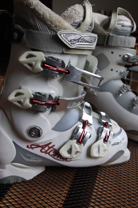 Buty narciarskie damskie Atomic białe rozmiar 24,5