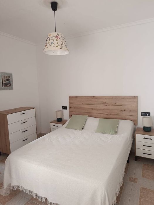 Квартира в Іспанії з спальньою біля моря в оренду