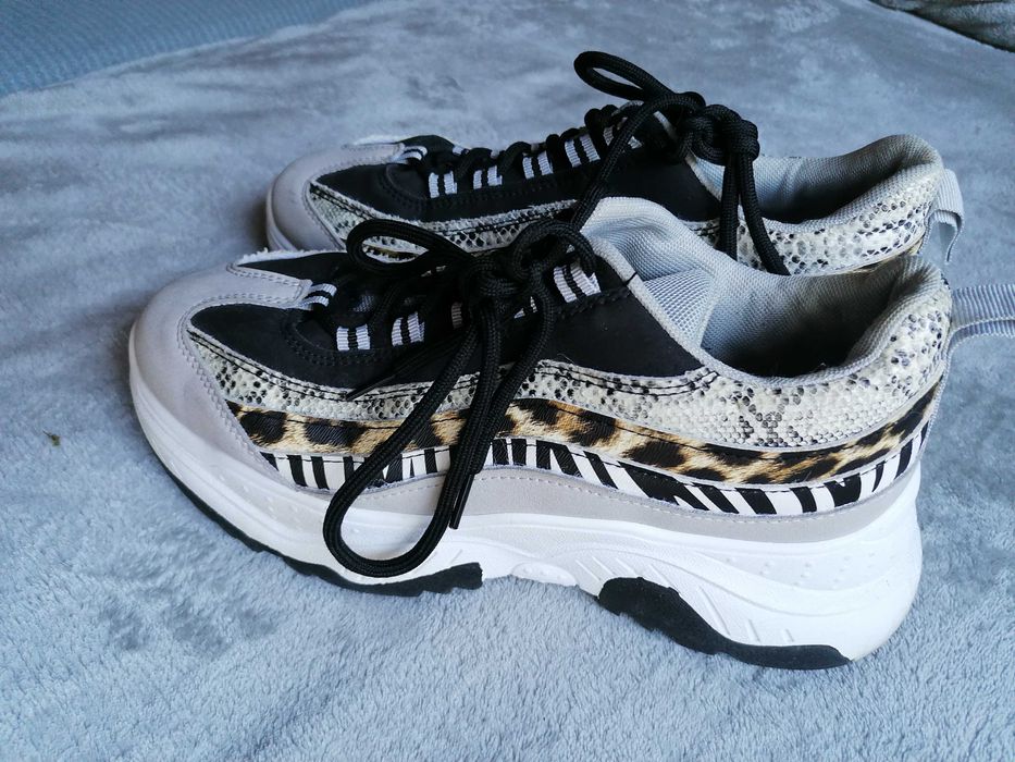 Várias Botas e sapatos ( casual, cerimónia)