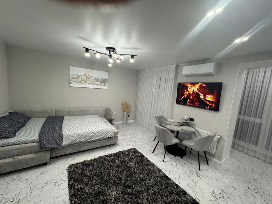 Однокімнатна квартира подобово, центр