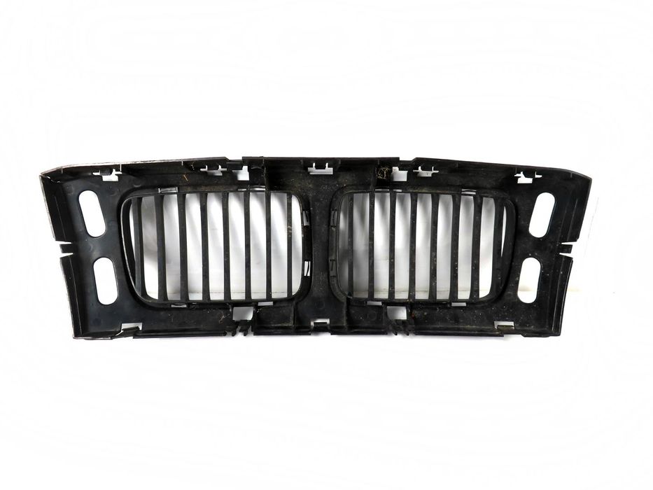 Grelha Frontal Bmw 5 Ref: 51138148727 1987 - 1997