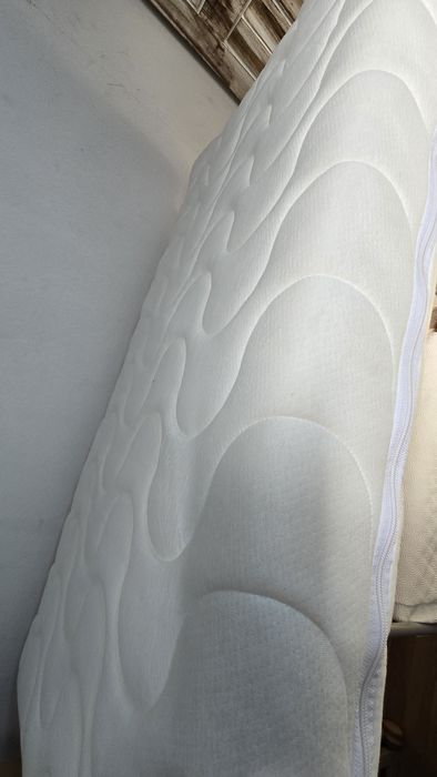 Cama e colchão de bebé  da Pré Natal