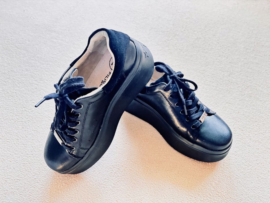 Skórzane sneakersy Filippo DP7537/26 BK czarne