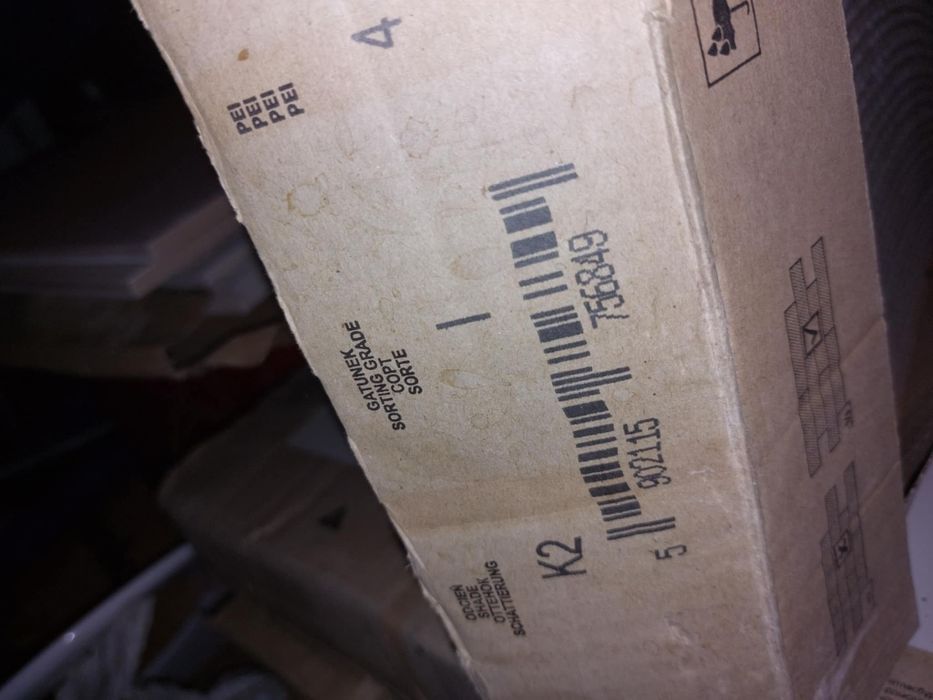 Płytki łazienkowe kremowe