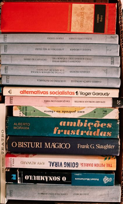 Lote  de  Diversos  LIVROS  Usados ( 3 ) velharias