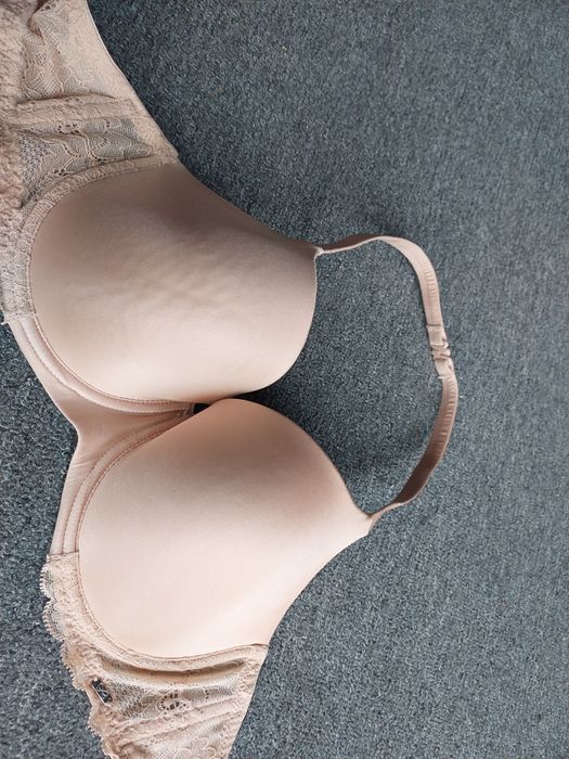 Biustonosz jak nowy Hunkemoller  80E