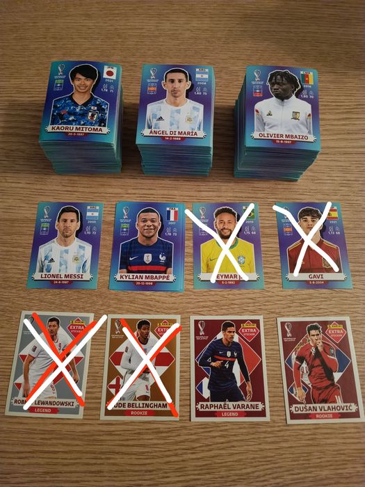 Várias cadernetas, cromos e tazos