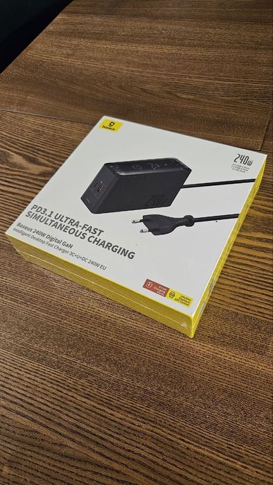 Зарядний пристрій baseus 240w digital gan — ультрапотужна зарядка