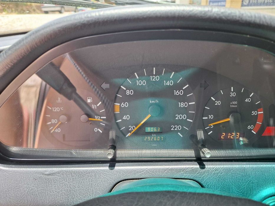 Mercedes em ótimas condições