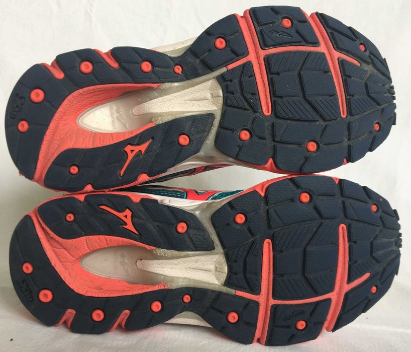 Damskie buty Mizuno Wave Paradox3, EU 36,5