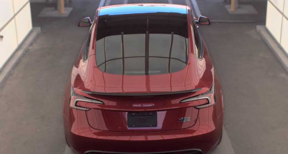 Tesla Model 3 Performance нового покоління Highland (2026 рік).