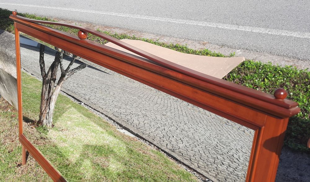 Espelho em cerejeira usado, medidas: 90cm x 1,80m, pode aplicar num mó