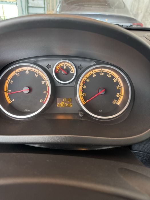 Opel Corsa 1.2 Gasolina + GPL | 2012 | Económico e Estimado