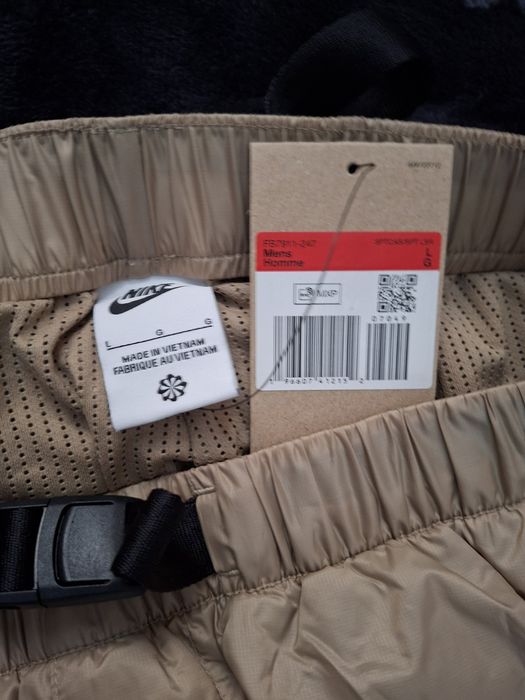 Продам штаны nike tech.