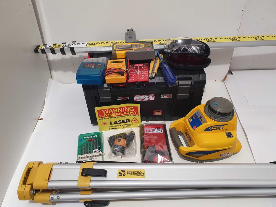 Niwelator laserowy obrotowy SPECTRA LL 300 Made in Germany Super stan +statyw 1,5m  + lata 5m +duzo gratisów