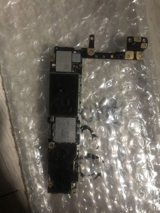 Материнські плати для IPhone 6s