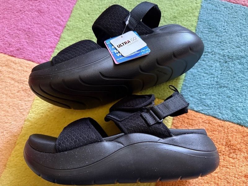 Skechers czarne sandały na platformie 38