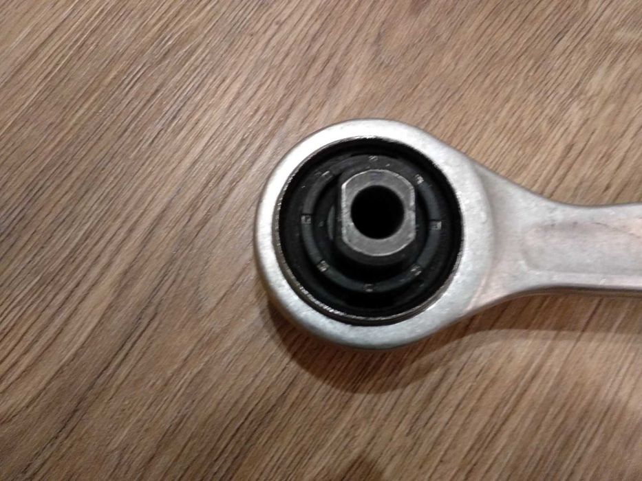 Braço de suspensão novo Meyle HD - VW / Audi