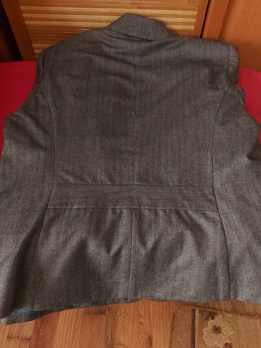 Продам 2 фірмові піджака.