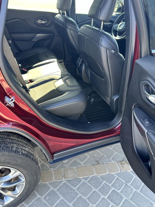 Продам Jeep Cherokee 2019