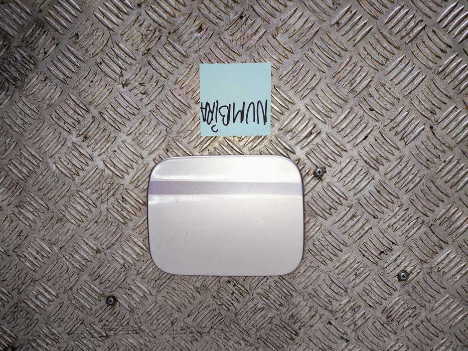 klapka wlewu paliwa nubira