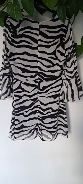 Sukienka w panterkę