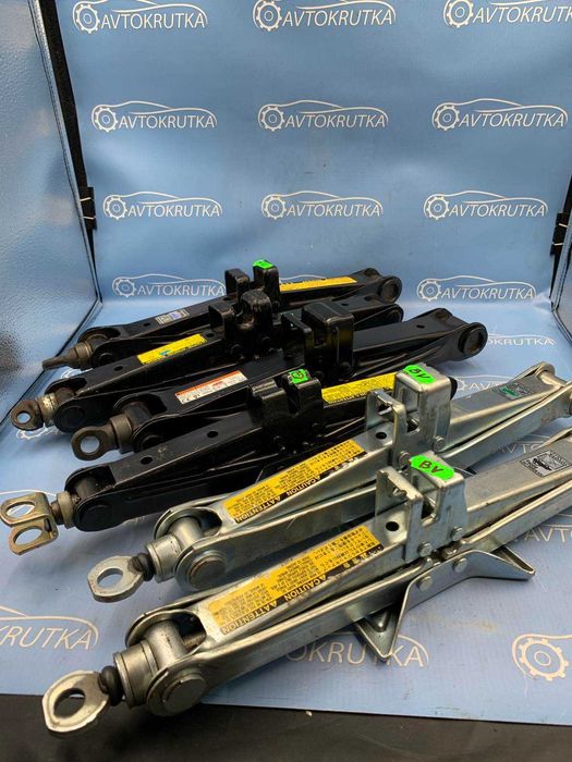 Домкрат Toyota Camry Corolla Avensis Auris Prius Yaris Verso Крюк Ключ