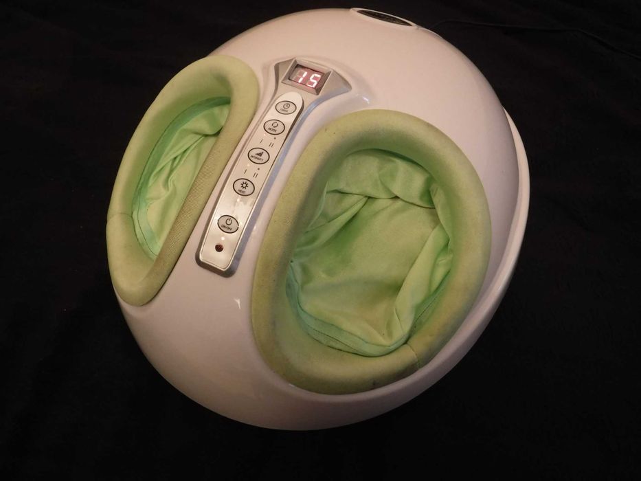 Masażer do stóp z podgrzewaniem    < P