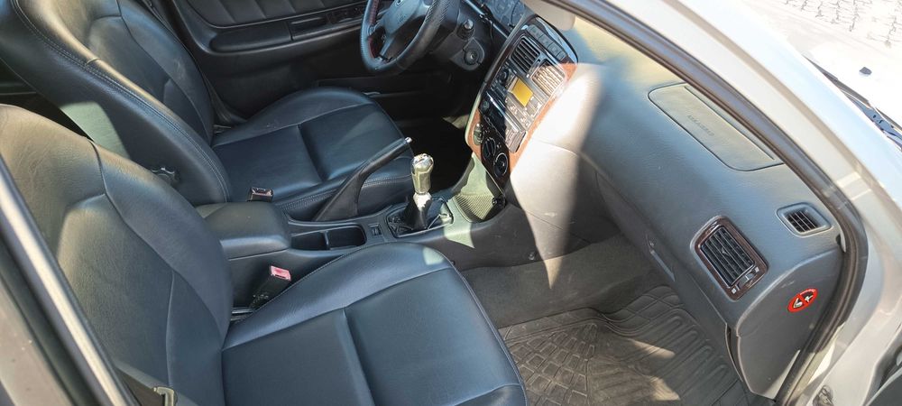 Toyota Avensis SW 2.0 D-4D (2001)