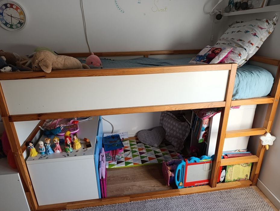 Cama Kura IKEA com colchão + Escada com arrumação+ Baú de brinquedos