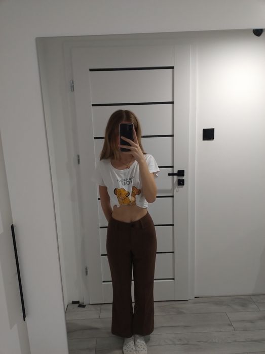 Brązowe eleganckie spodnie garniturowe Bershka XS klasyczne przeszycia