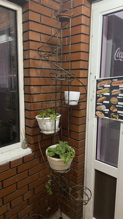 Підвазонник, підставка для квіт