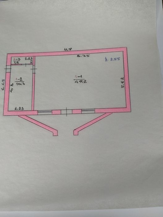 Продам Будинок можно під любу діяльність або житло .Нова Водолага .Центральна Вулиця.