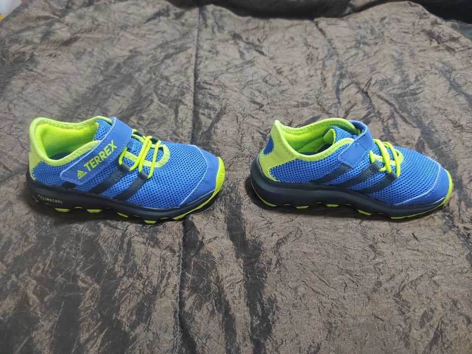 Sapatilhas Originais Adidas Terrex n28 como novas