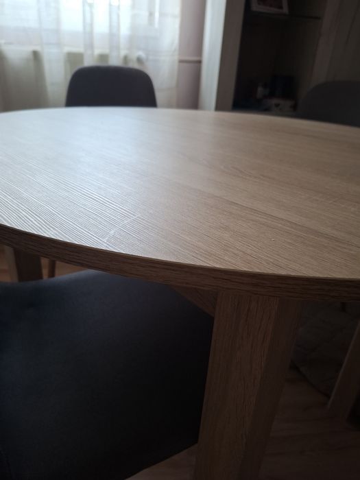 Stół okrągły solidny