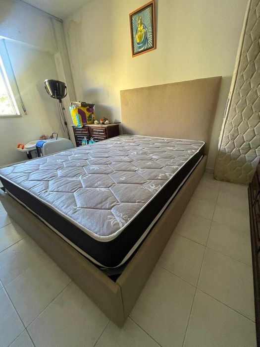 Pack cama completa lisa 1.90 x 1.40 , incluso estrado e colchão oferta