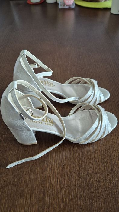 Buty ślubne NOWE Brilu 38 ecru z połyskiem
