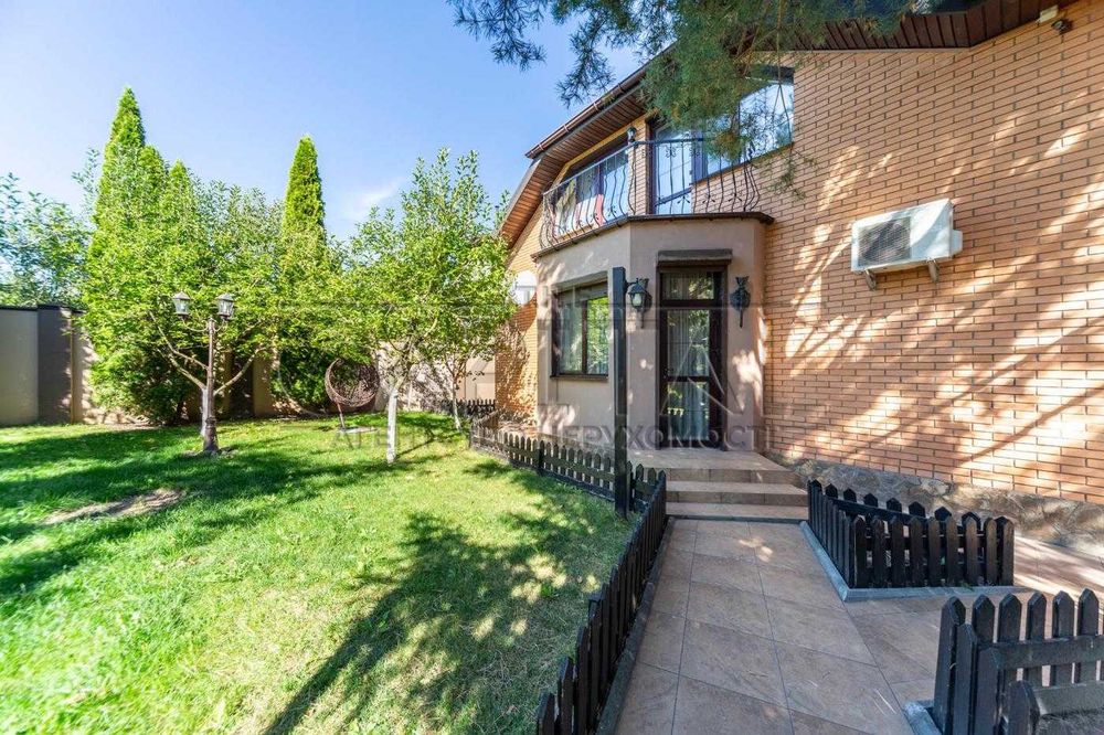 Продаж / будинку Віта Поштова / є гараж / 6 соток